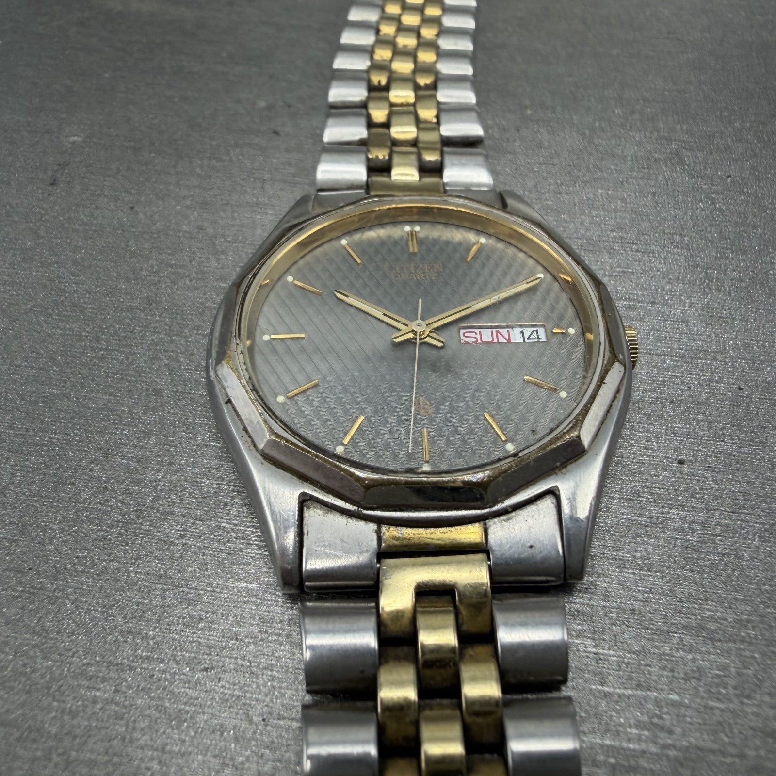 Citizen CQ Watch Men 35mm Silver Dial Two Tone Daydate 6100-K02759 PARTS3