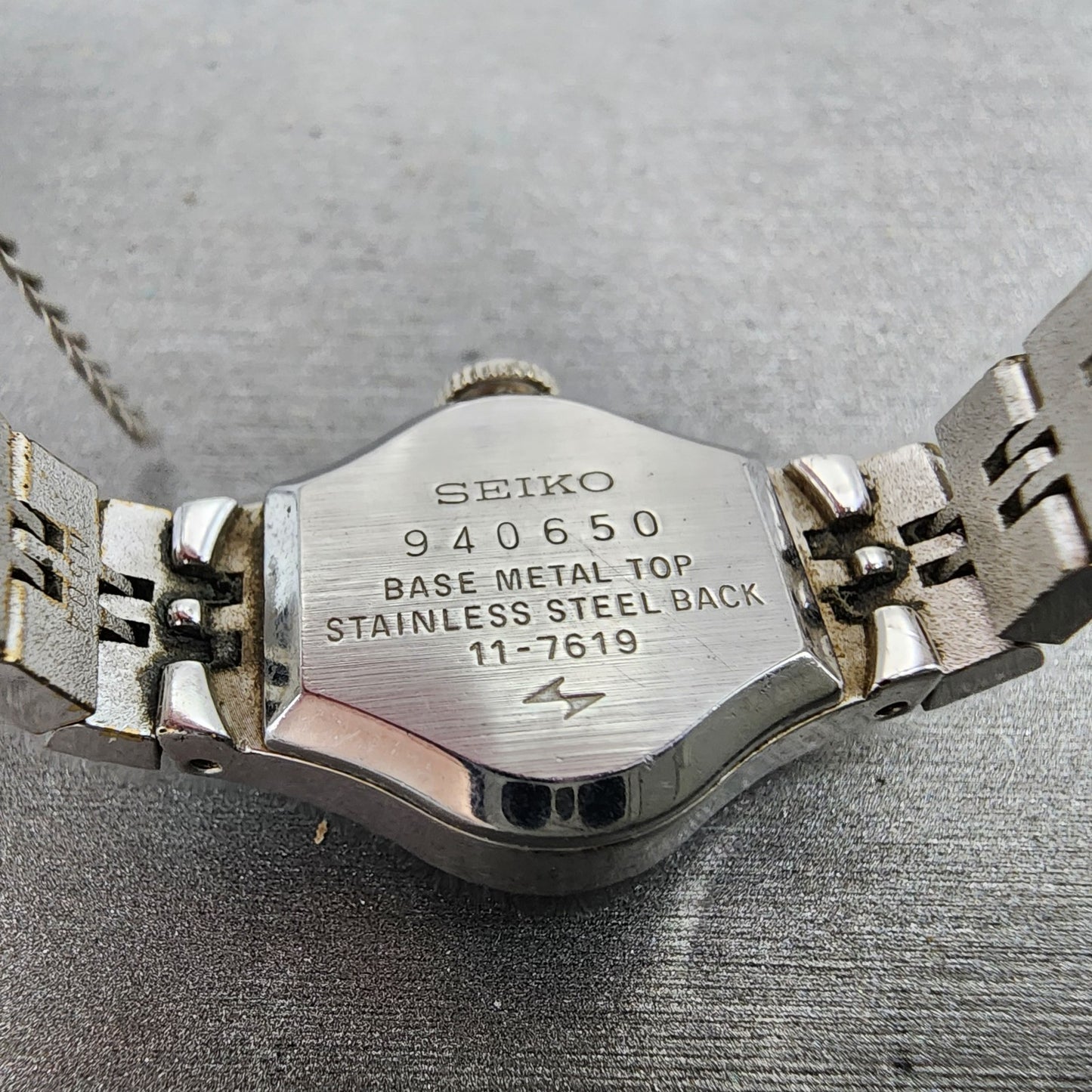 Seiko Watch Women 17mm Silver Dial Silver Tone Manual Round 117619 Runs VTG AB19