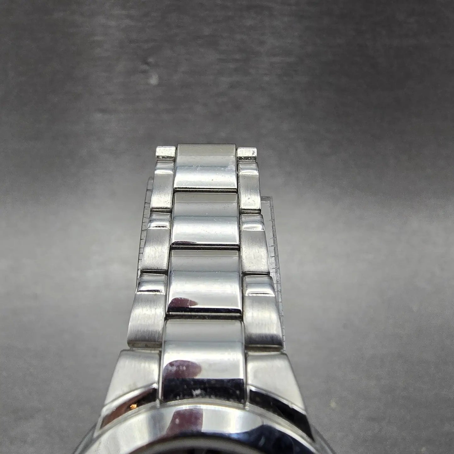 Citizen Eco-Drive Watch Women 26mm MOP Dial Steel Date READ!!! E011-S070074 Runs4