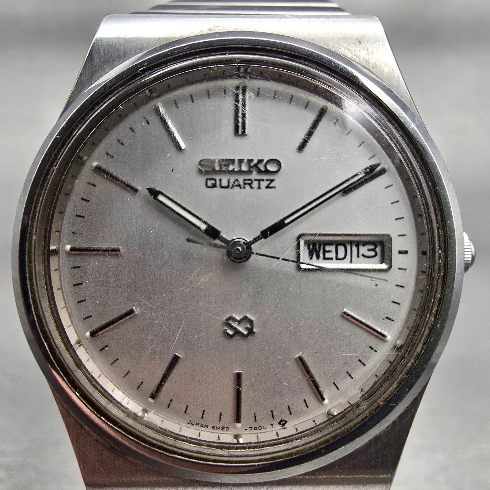 Seiko SQ Watch Men 34mm Silver Dial Silver Tone Daydate Round 5H23-7C60 New Batt1