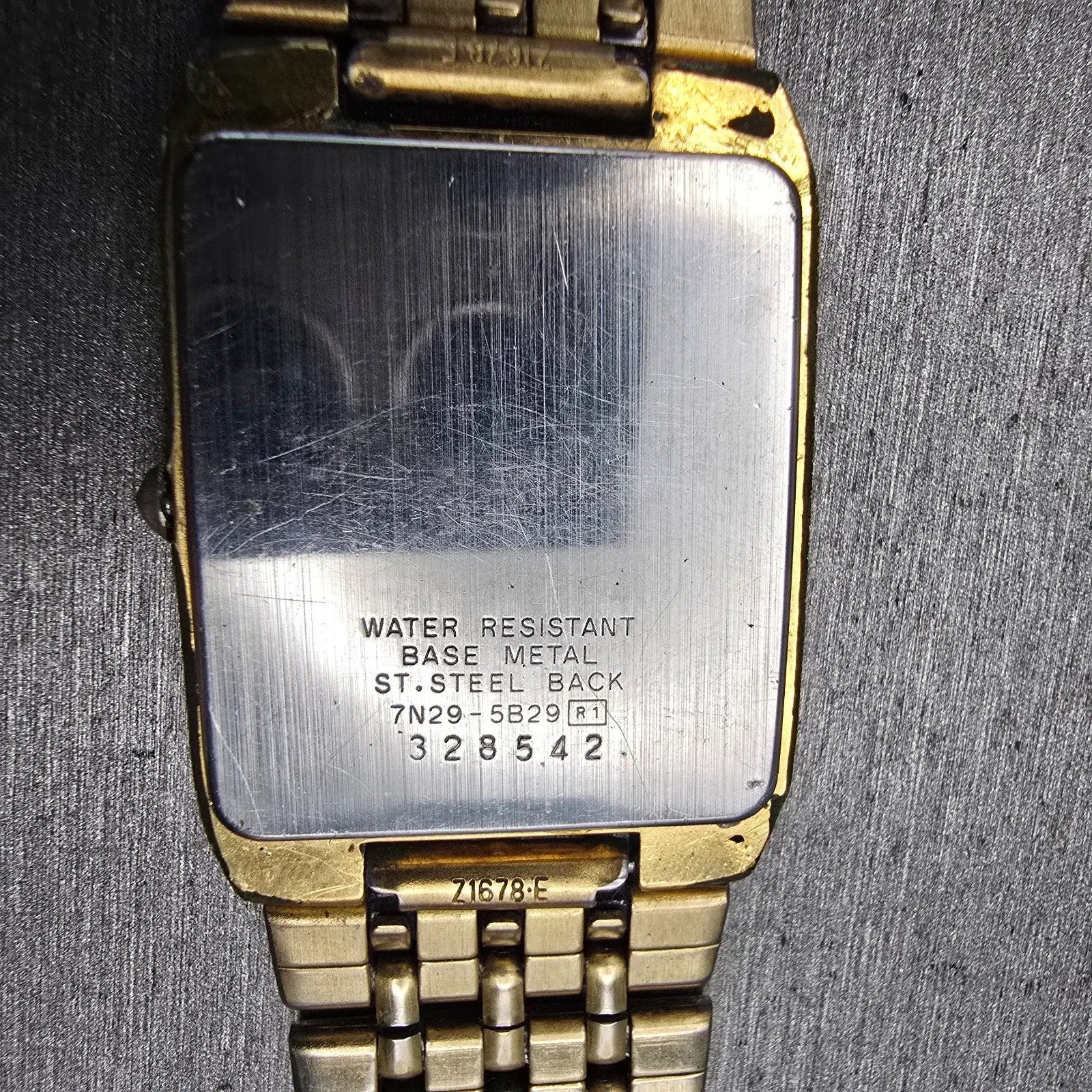 Seiko Tank Watch Men 27mm Black Dial Gold Tone Date Rectangle 7N29-5B29 New Batt10