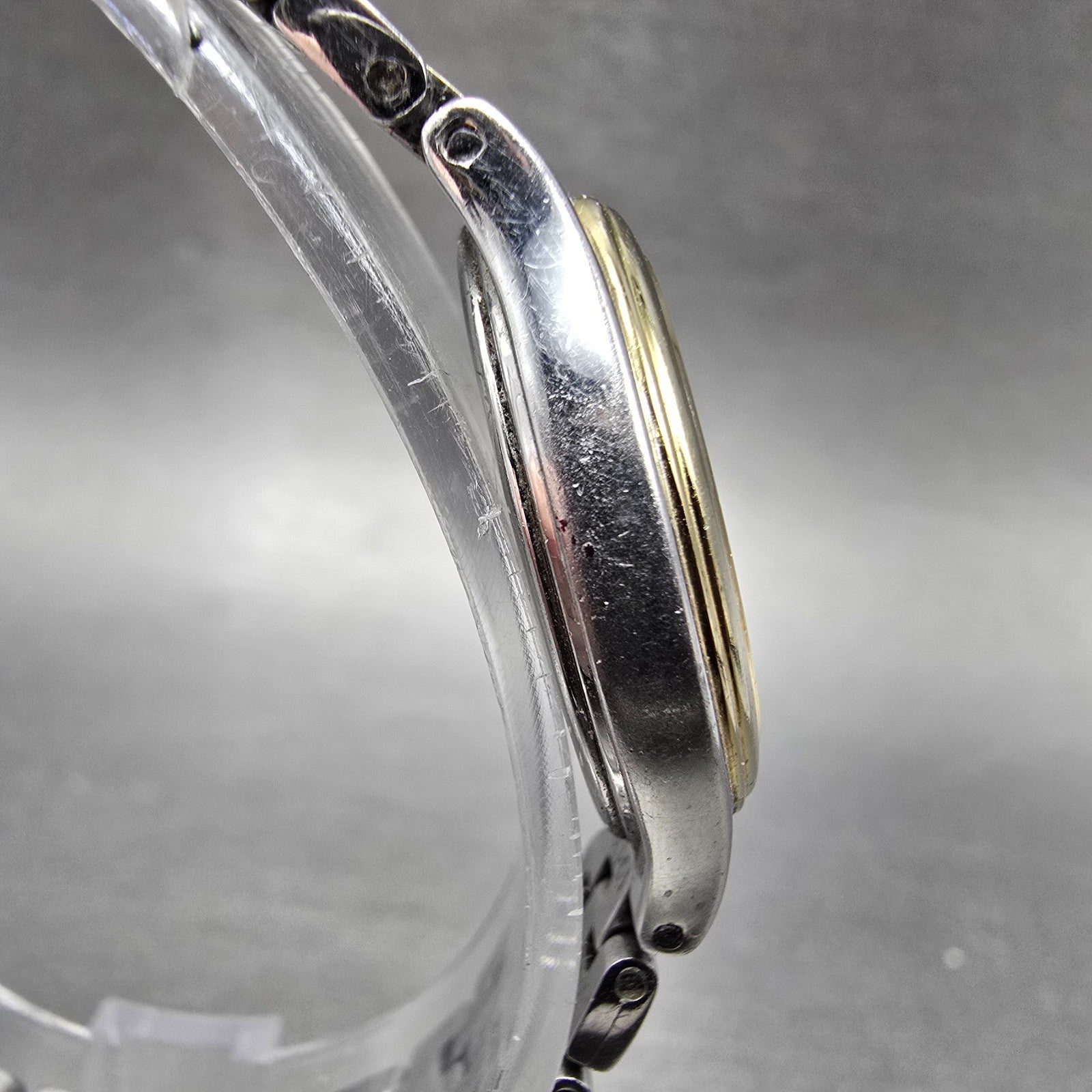 Seiko Solar Watch Women 20mm Black Dial Two Tone Oval V114-0AA0 Runs3