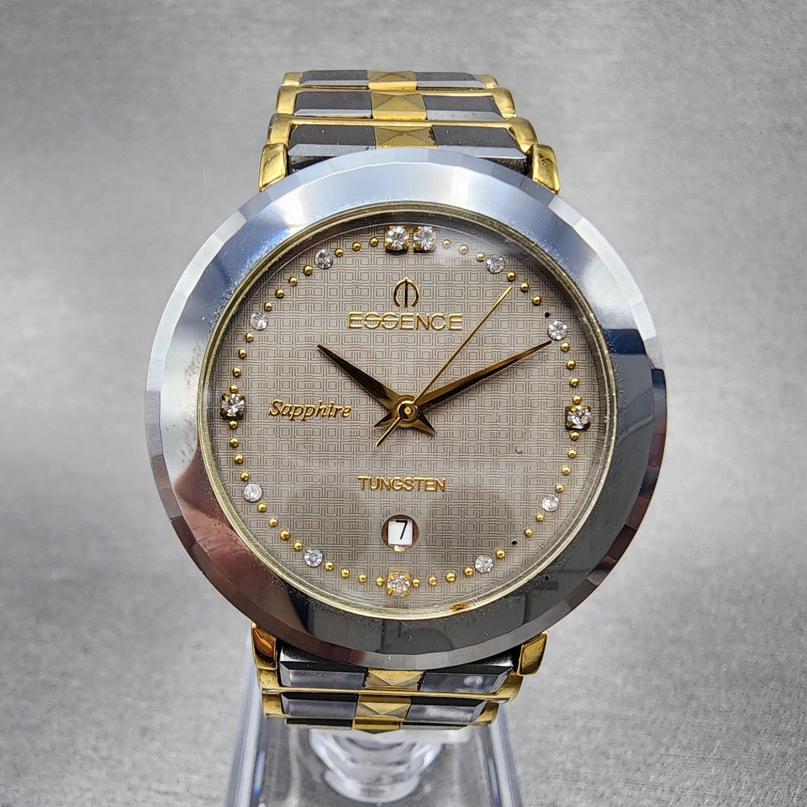 Essence Watch Women Gray Dial Tungsten Case Date Round New Battery0