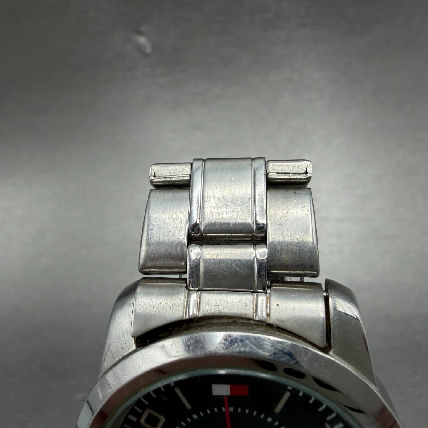 Tommoy Hilfiger Watch Women 38mm Blue Dial Silver Tone Round F90219 New Battery4