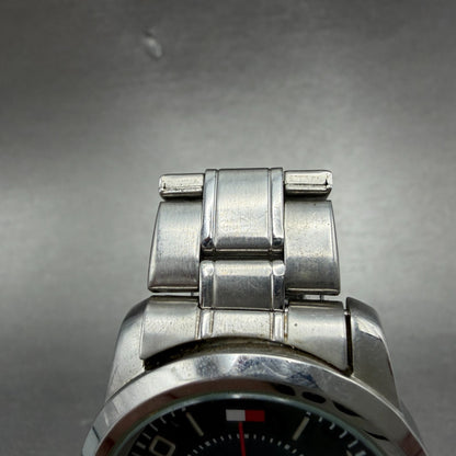 Tommoy Hilfiger Watch Women 38mm Blue Dial Silver Tone Round F90219 New Battery4