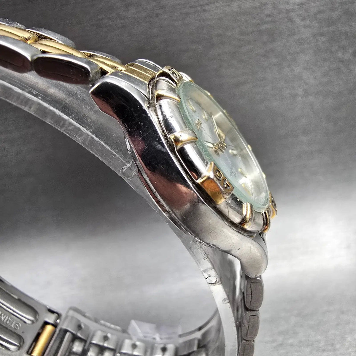 Seiko Sports 50 Watch Women 25mm Silver Dial Two Tone Date 7N82-0261 New Batt JP3