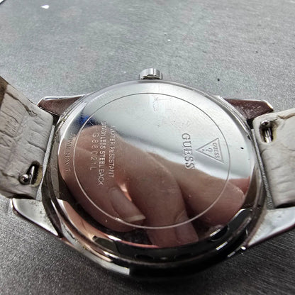 Guess Watch Women 36mm White Dial Silver Tone Daydate Round G86021L New Battery9