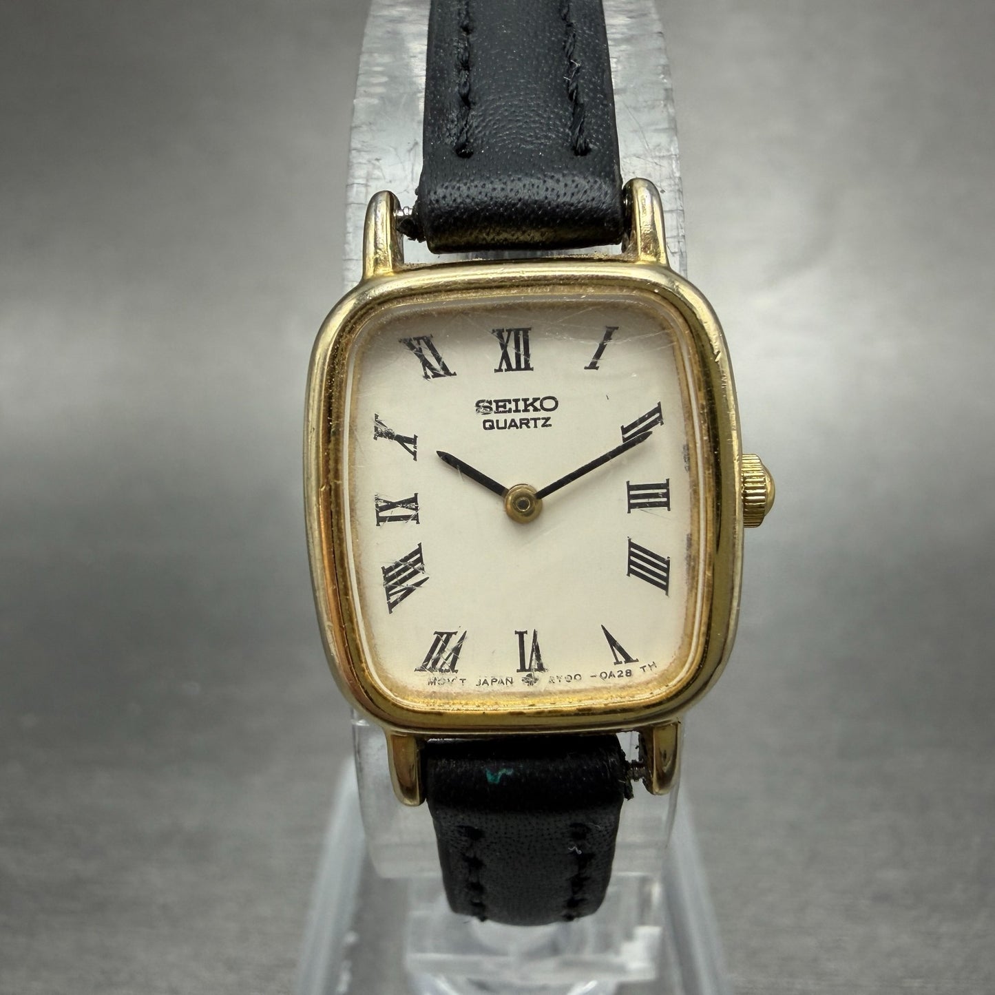 Seiko Watch Women 17mm White Dial Gold Tone Rectangle 2Y00-5A00 New Battery0
