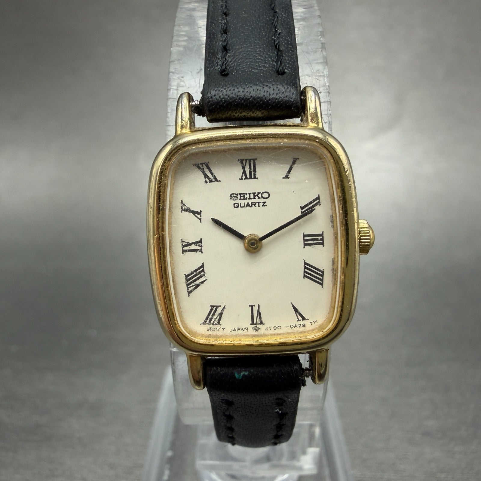 Seiko Watch Women 17mm White Dial Gold Tone Rectangle 2Y00-5A00 New Battery0