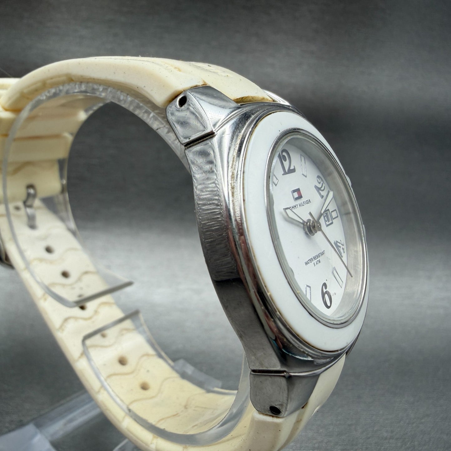 Tommy Hilfiger Watch Women 34mm White Dial Silver Tone Date Round New Battery3