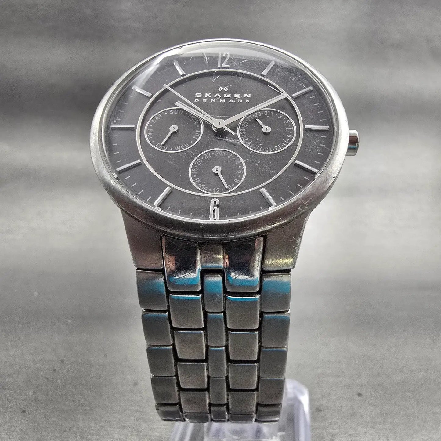 Skagen Denmark Watch Men 38mm Gray Dial Silver Tone Daydate 331XLSXM New Batt LP5