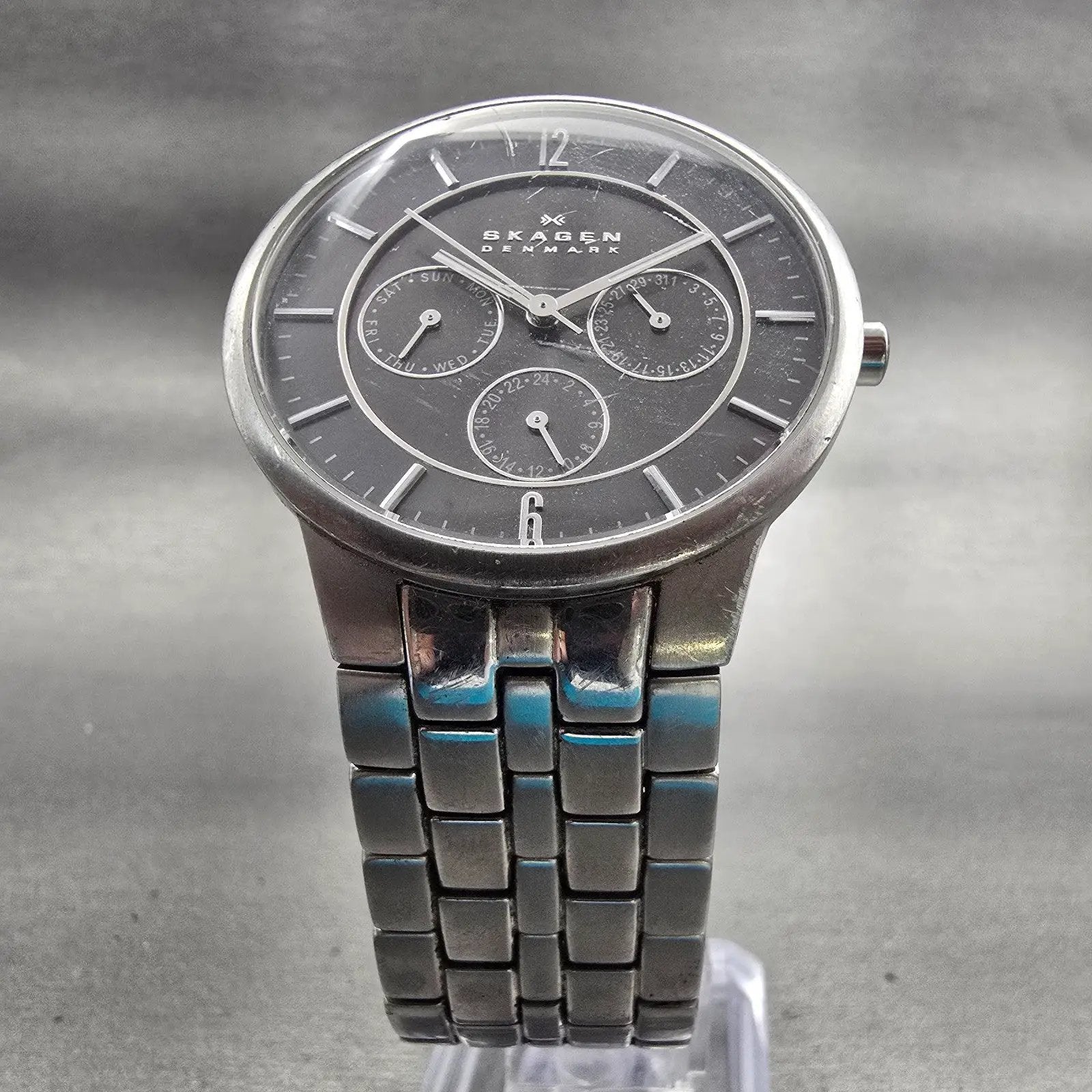 Skagen Denmark Watch Men 38mm Gray Dial Silver Tone Daydate 331XLSXM New Batt LP5