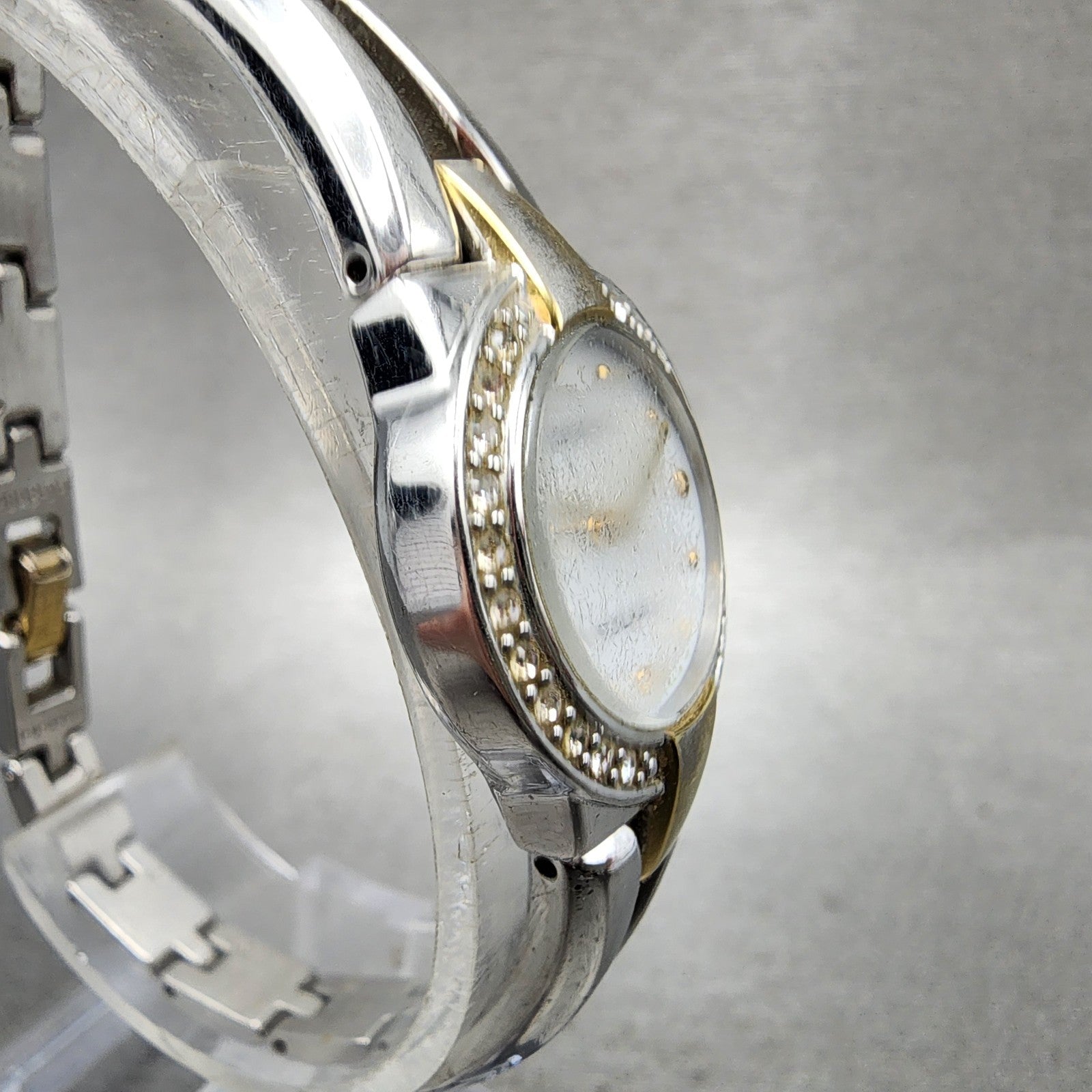 Seiko Solar Watch Women 22mm MOP Dial Two Tone Crystal Bezel Round V1140AF0 Runs3