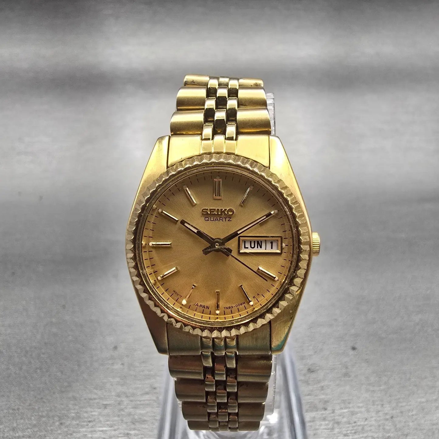 Seiko Watch Women 24mm Gold Dial Gold Tone Daydate Round 7N83-0041 New Battery0