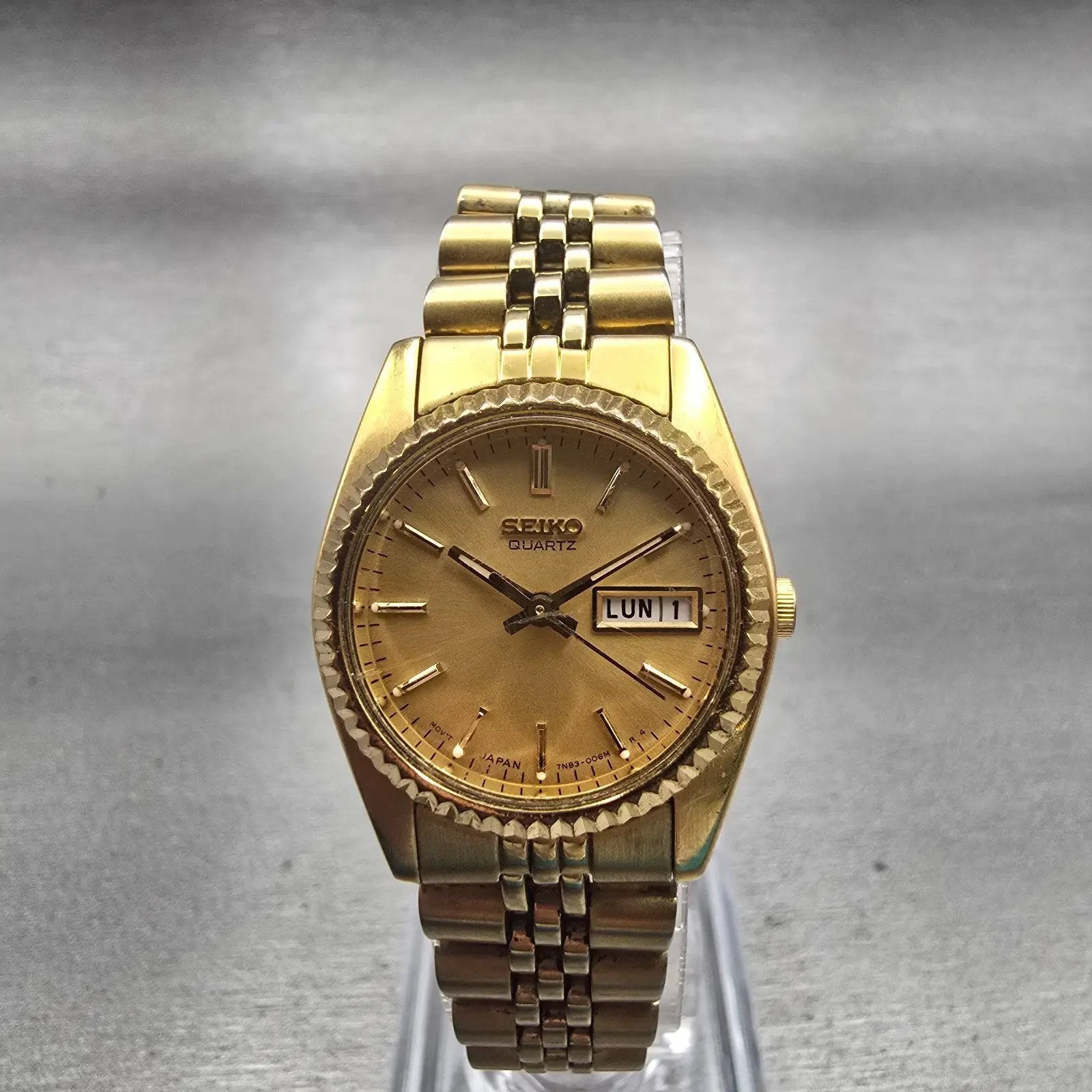 Seiko Watch Women 24mm Gold Dial Gold Tone Daydate Round 7N83-0041 New Battery0
