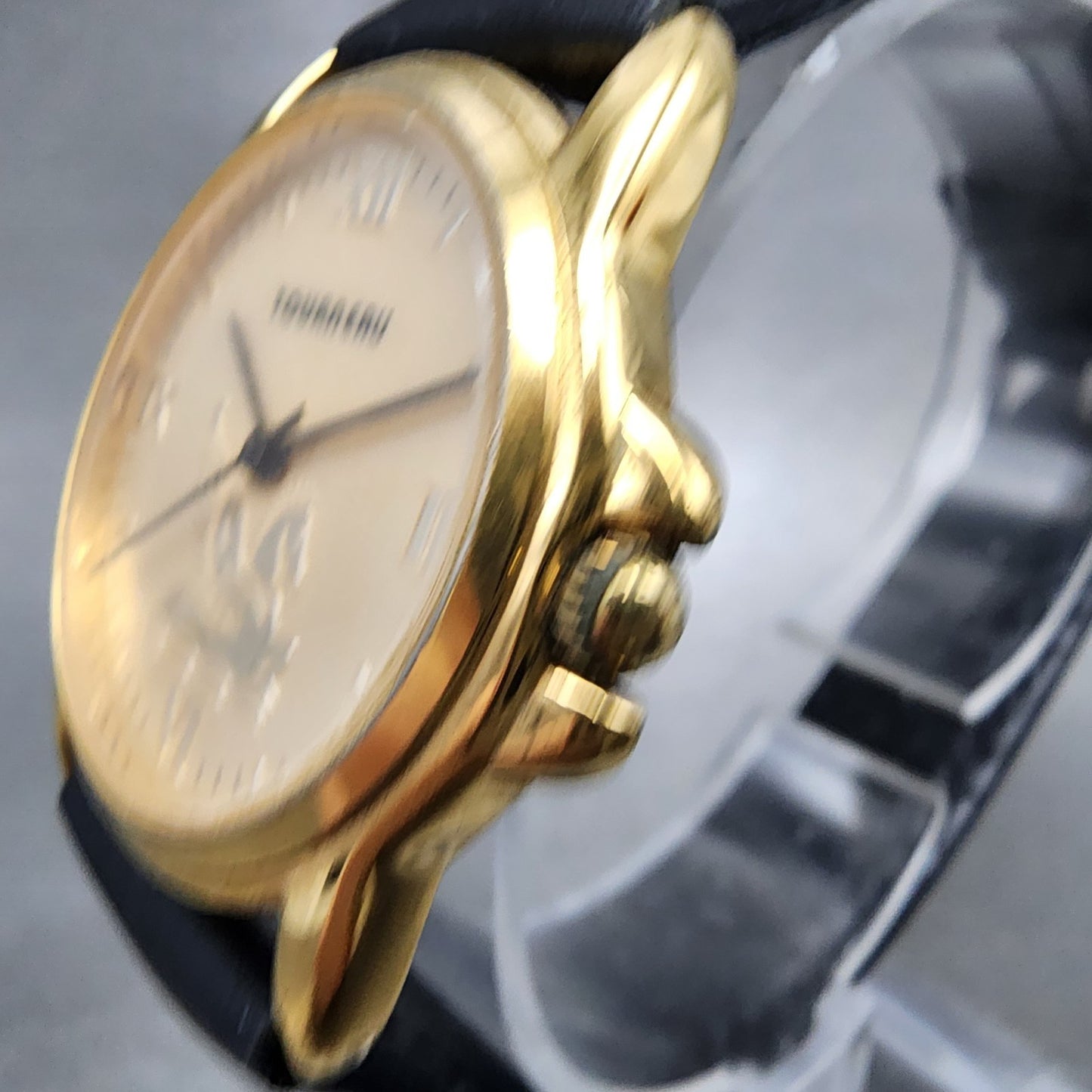 Tourneau Watch Women 30mm Gold Dial Gold Tone Round Pegasus New Battery2