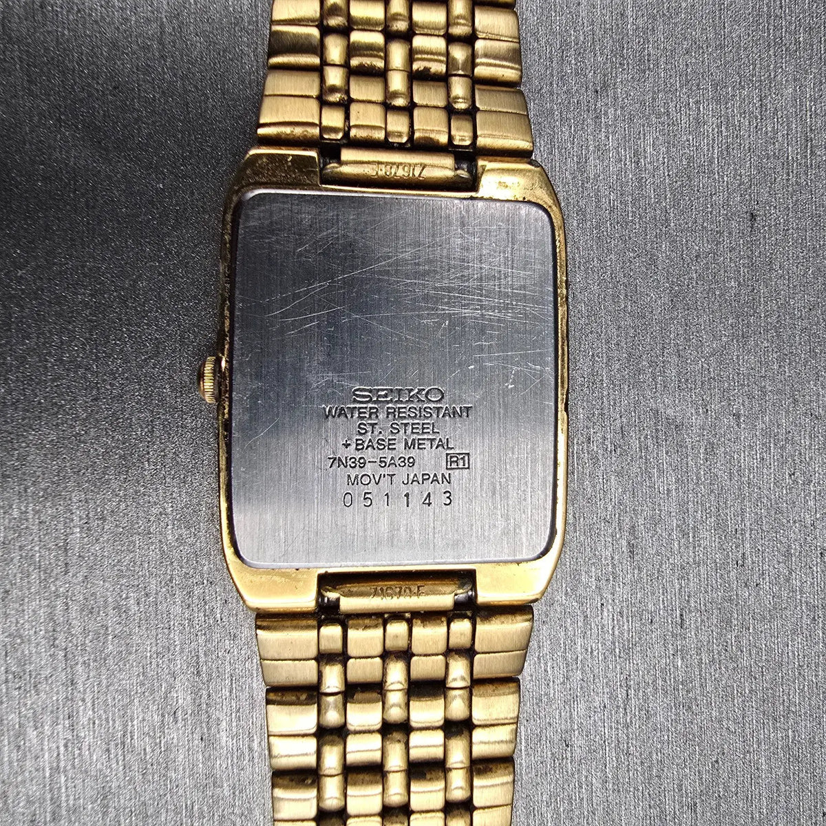 Seiko Watch Men 27mm Champagne Dial Gold Date Rectangle 7N39-5A39 New Batt910