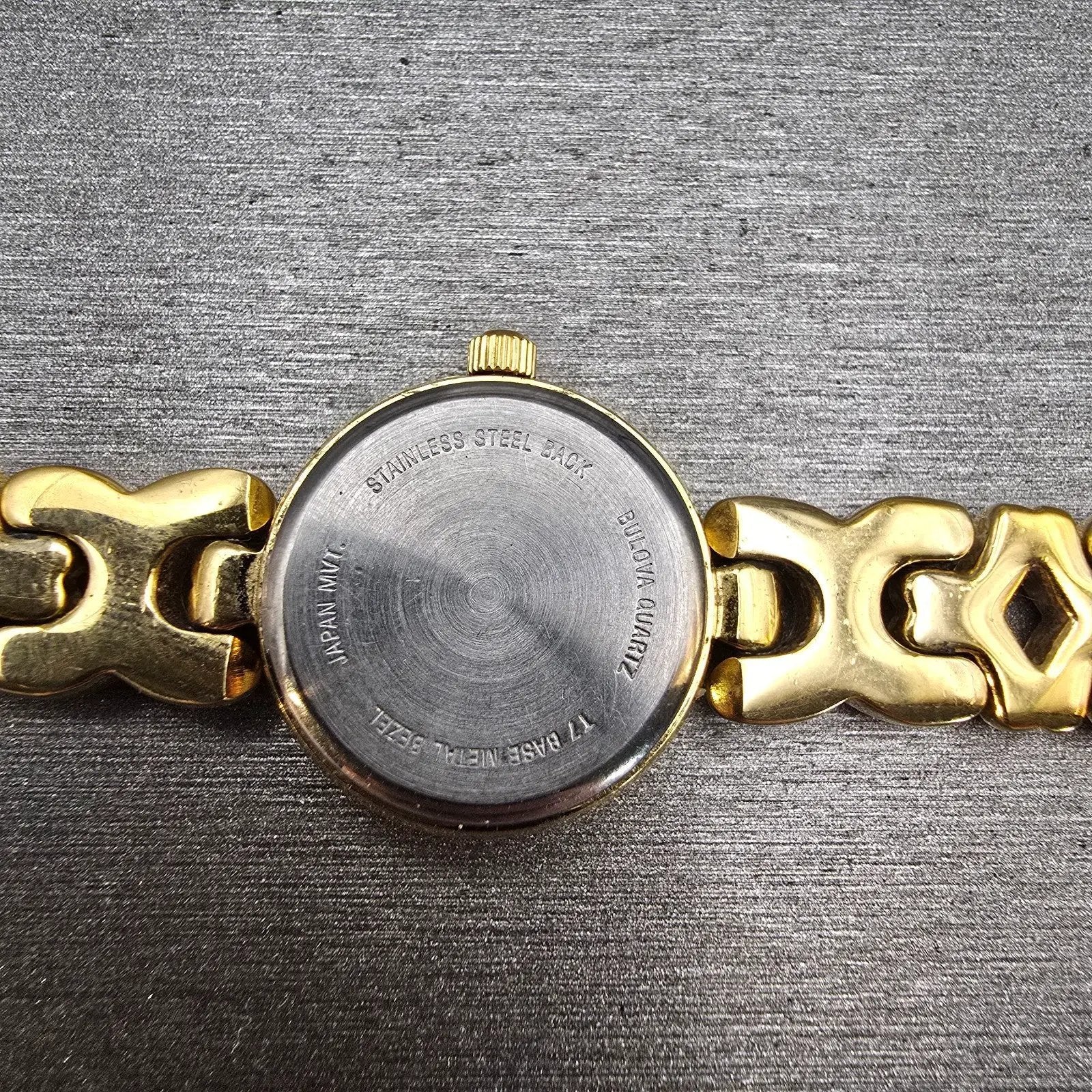 Bulova Watch Women 19mm White Dial Gold Tone Diamond Round 98R38 New Battery10