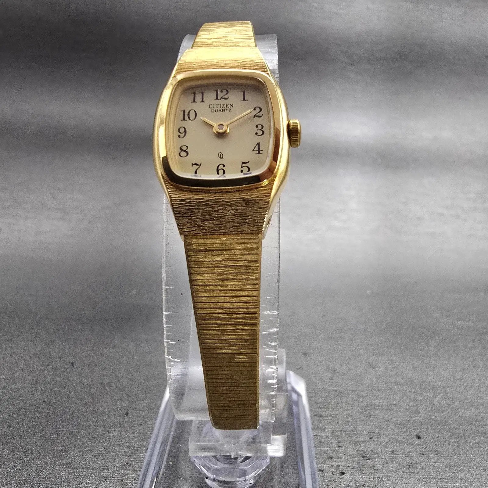Citizen CQ Watch Women 16mm Champagne Dial Gold Tone Oval 5920-S50150 New Batt5