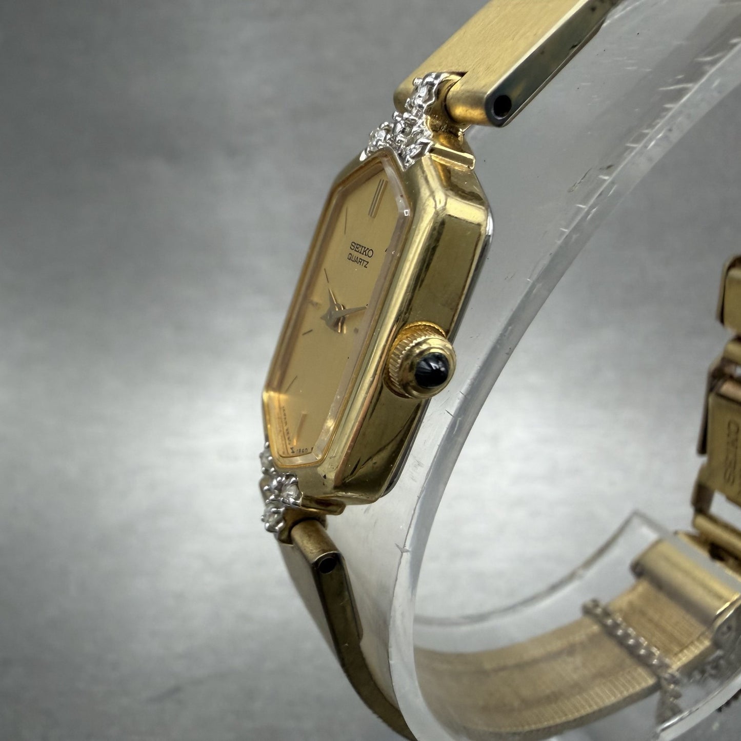 Seiko Watch Women 13mm Gold Dial Gold Tone Hexagon 2E20-6459 Diamonds New Batt2