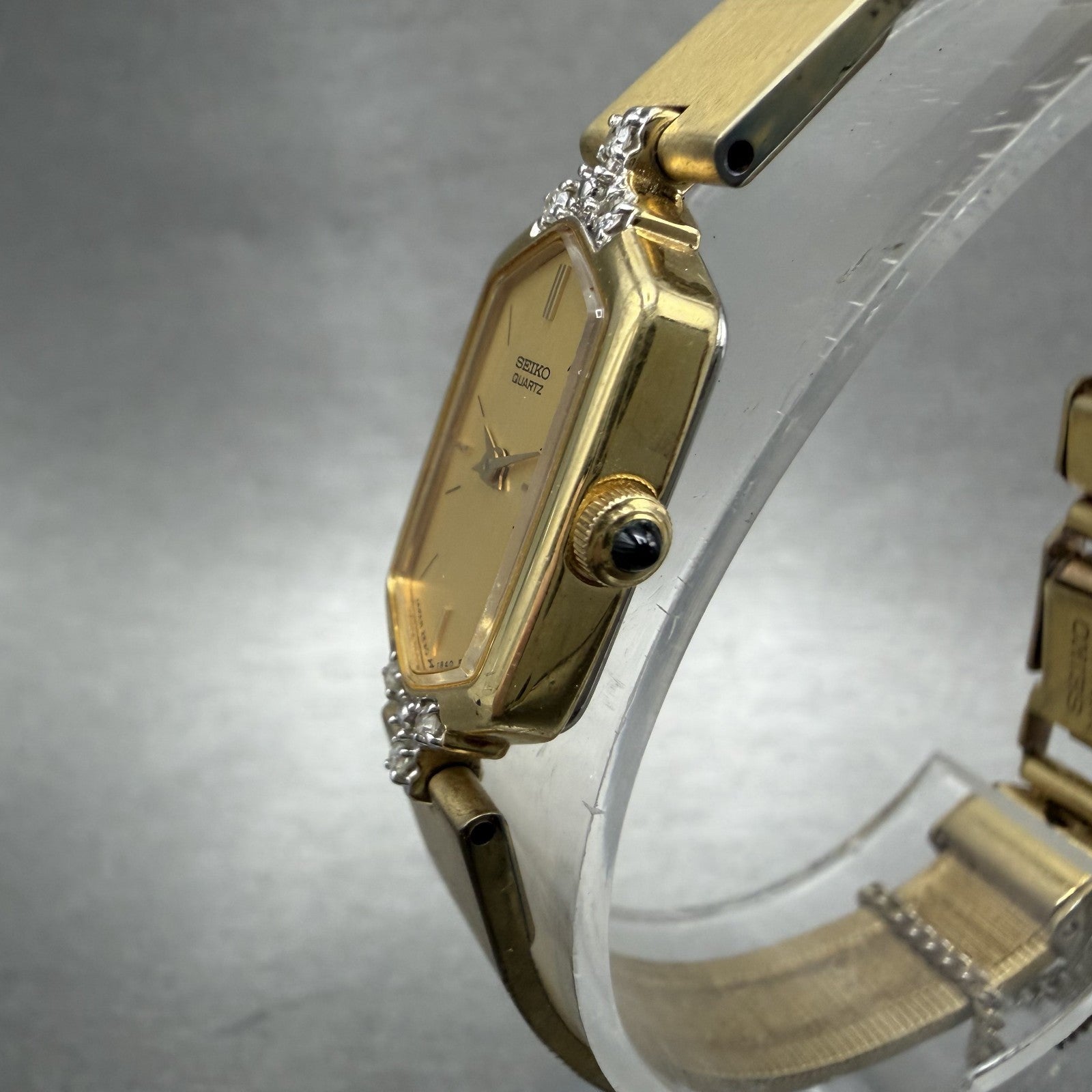 Seiko Watch Women 13mm Gold Dial Gold Tone Hexagon 2E20-6459 Diamonds New Batt2