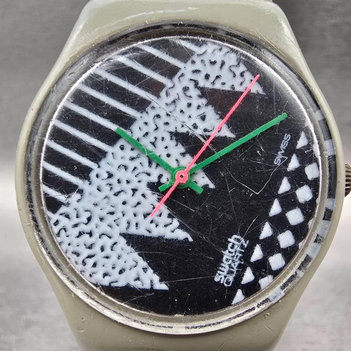 Swatch Gray Memphis Watch Men 34mm Black Dial Gray Tone Round GM100 New Battery1