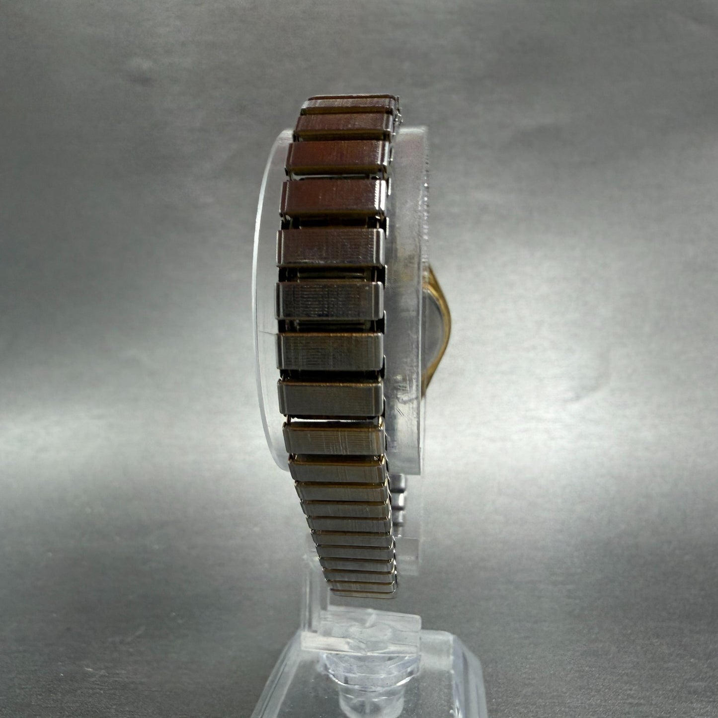 Seiko SQ Watch Women 24mm White Dial Gold Tone Daydate Round 7N83-6A09 NewBat B87
