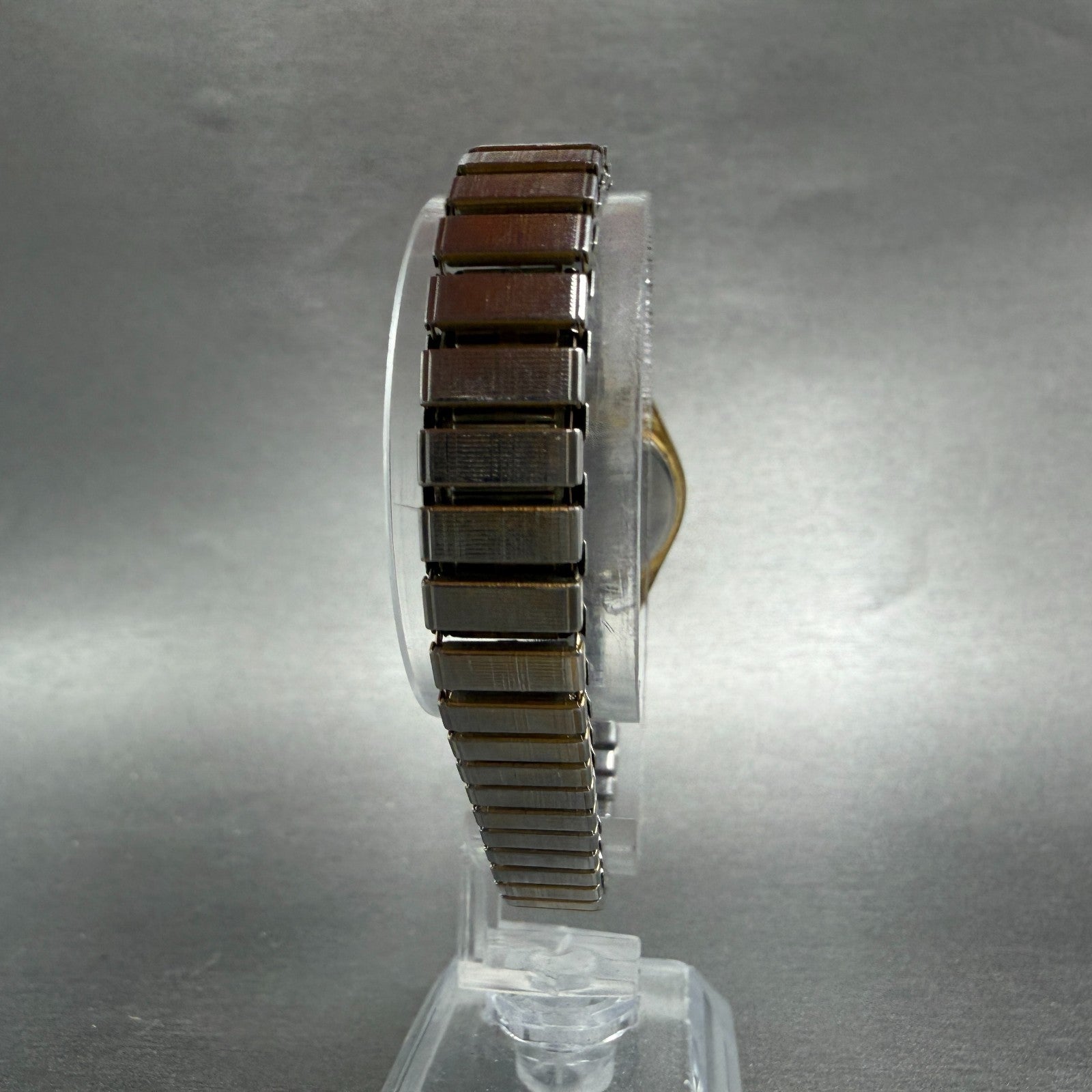 Seiko SQ Watch Women 24mm White Dial Gold Tone Daydate Round 7N83-6A09 NewBat B87