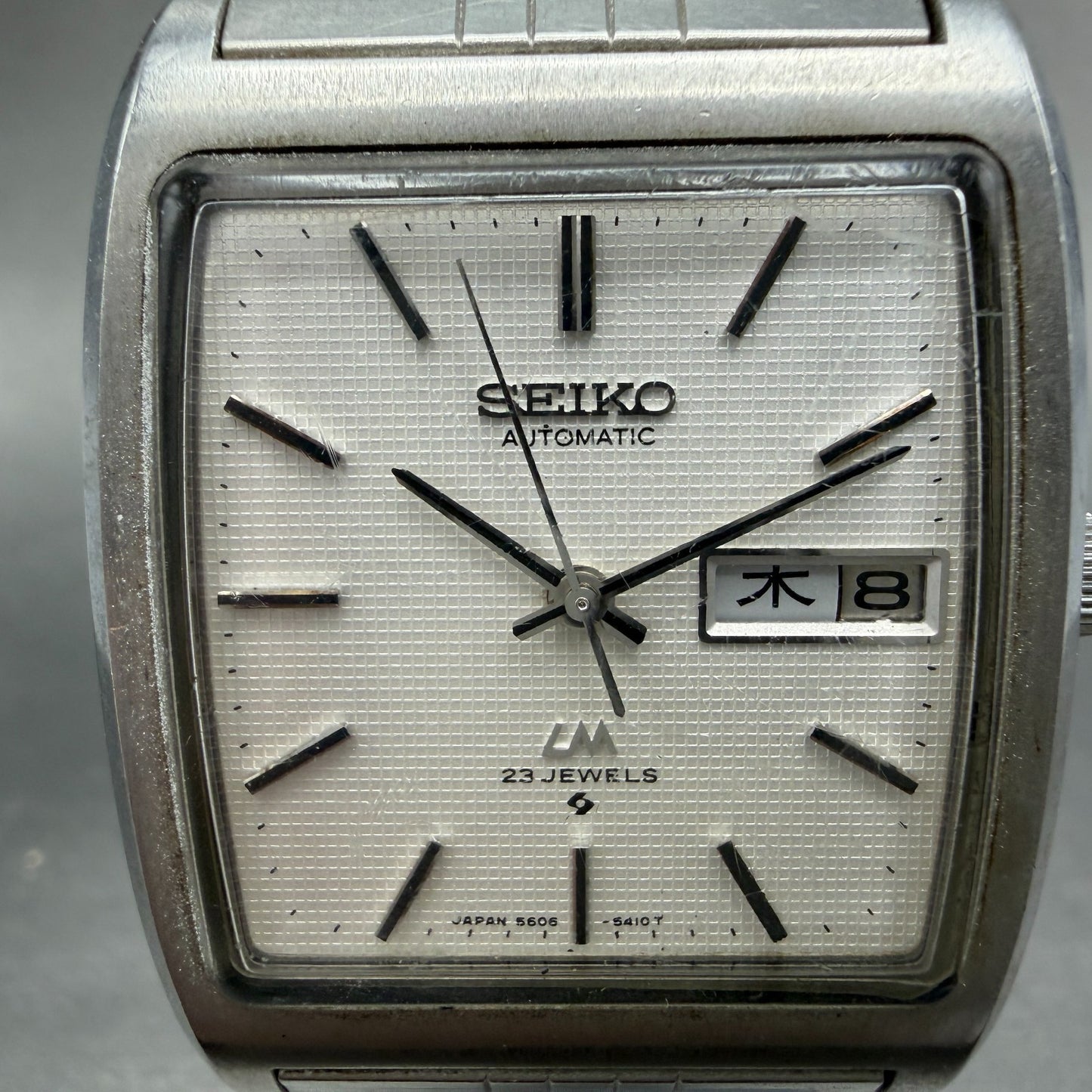 Seiko Lord Matic Watch Men 33mm Silver Dial Steel Daydate READ! 5606-5220 Runs1