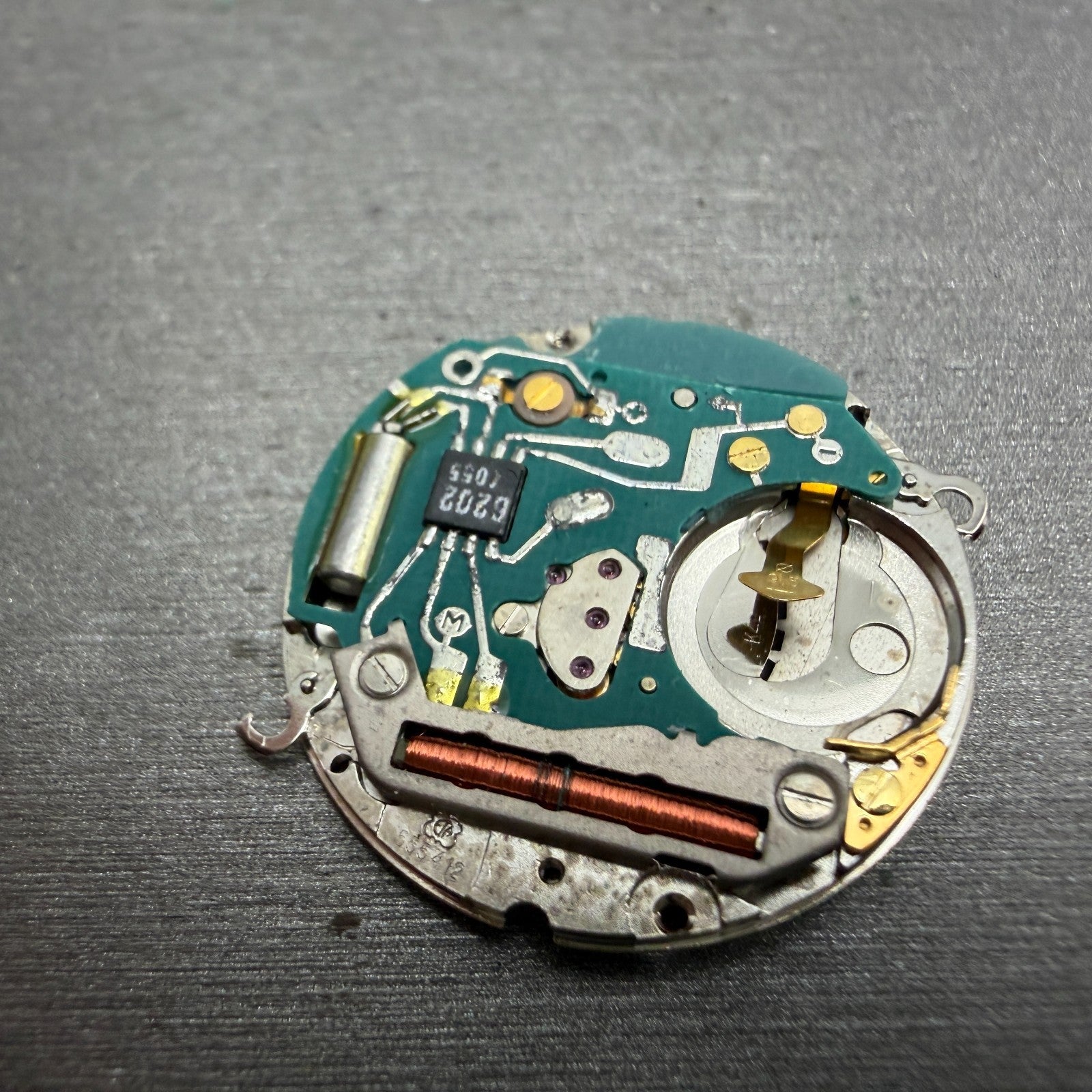 ETA 555.412 Watch Movement Quartz Date White Disk 7 Jewels PARTS P942 Swiss9