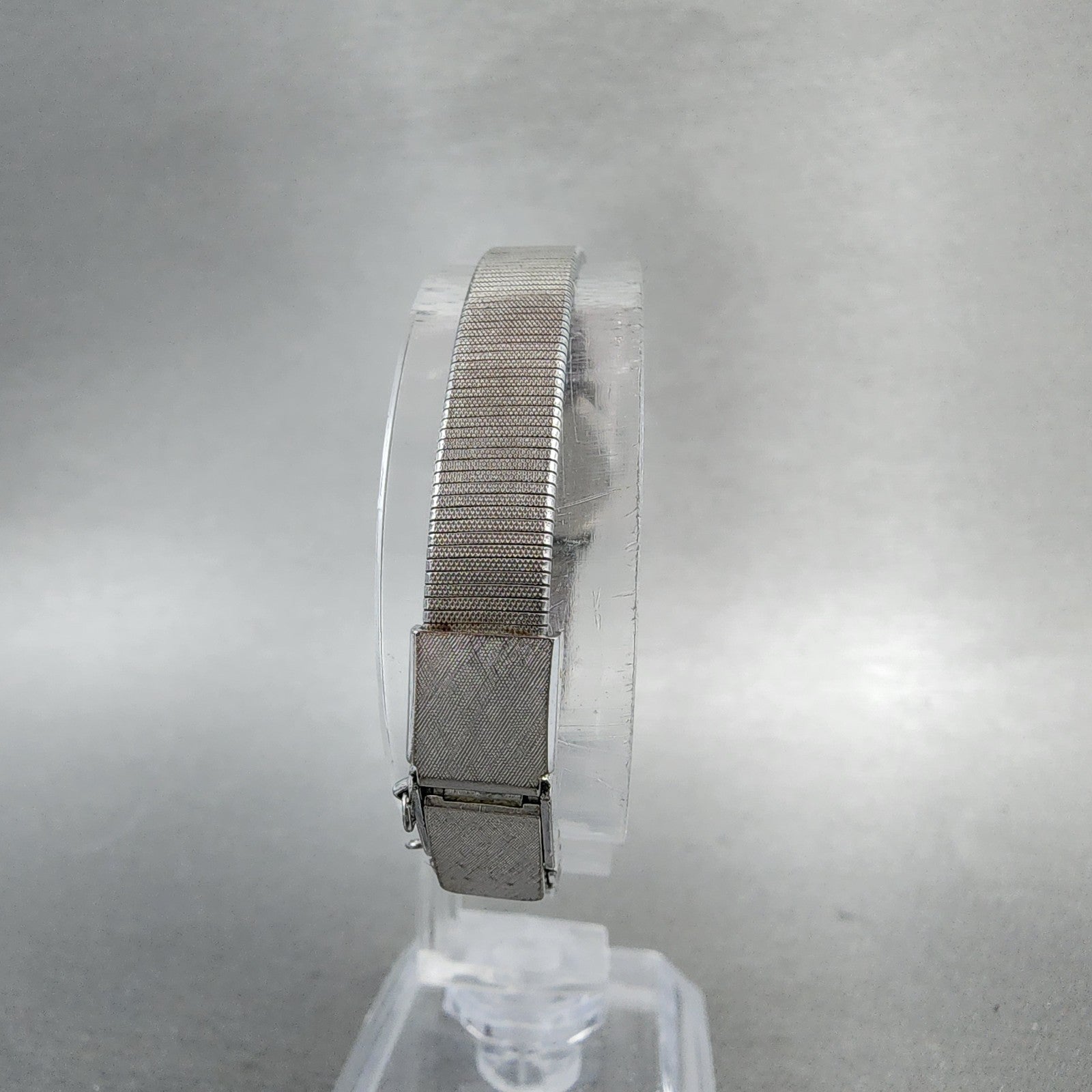 Seiko Watch Women 19mm Silver Dial Silver Tone Round 160129 New Battery VTG7