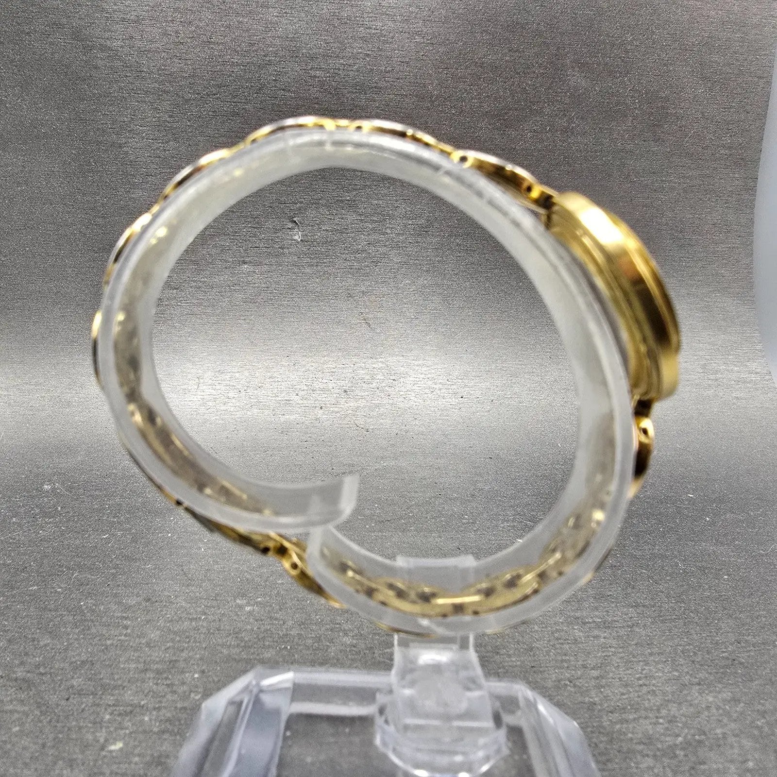 Gucci 11/12.2 Watch Women 26mm White Dial Gold Tone Round New Battery NO Bezel8