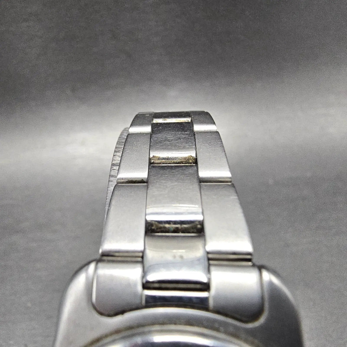 Victorinox Swiss Army Watch Women 29mm White Dial Date Round Bracelet PARTS VTG5