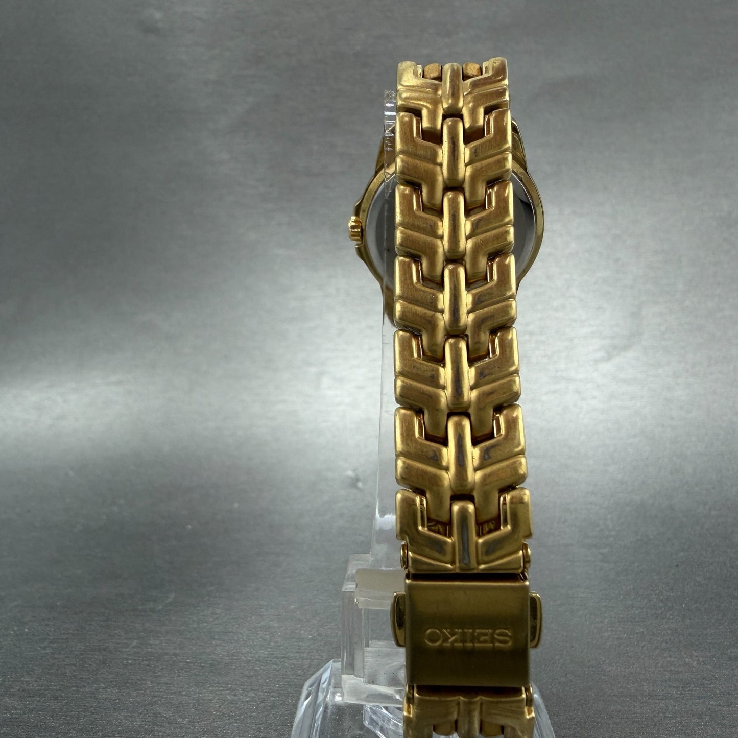 Seiko Watch Women 26mm Silver Dial Gold Tone Date Round 7N82-0AM0 New Battery7