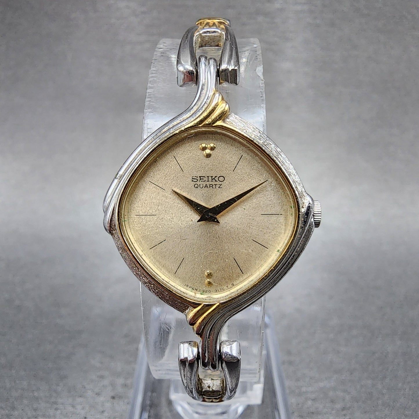 Seiko Watch Women 23mm Champagne Dial Two Tone Vintage 23206620 New Battery0