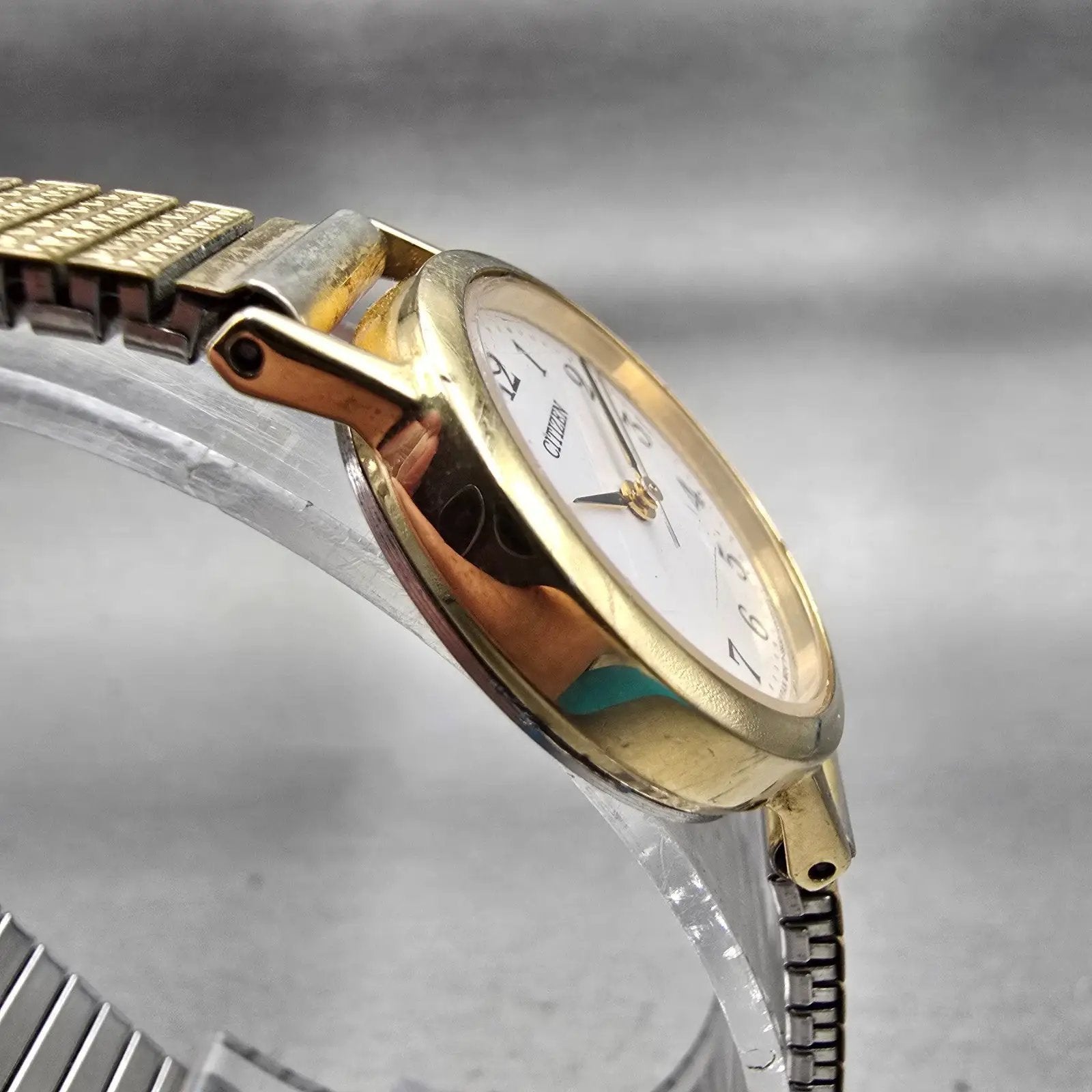 Citizen Watch Women 24mm White Dial Gold Tone Round 5930-K006163 New Battery VTG3