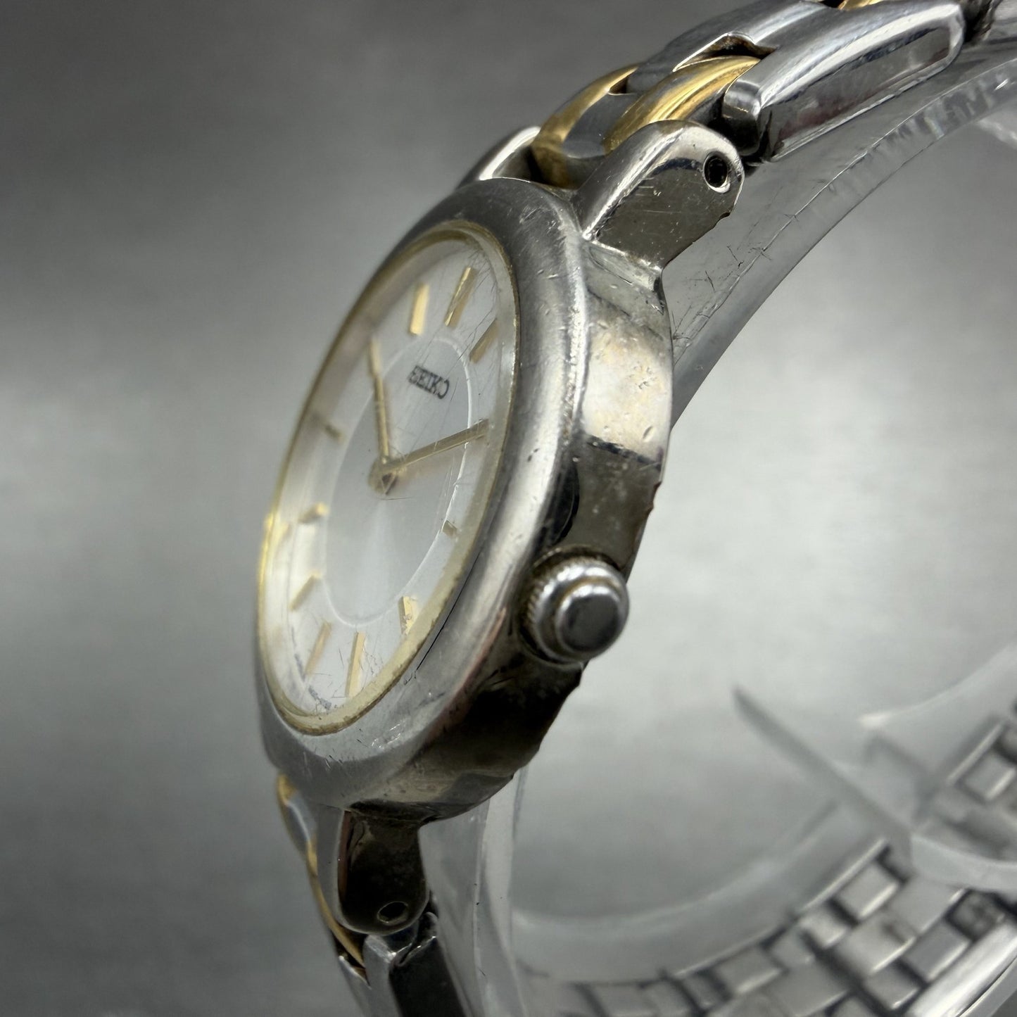 Seiko Watch Women 24mm White Dial Two Tone Round 1N00-1E19 New Battery A1292