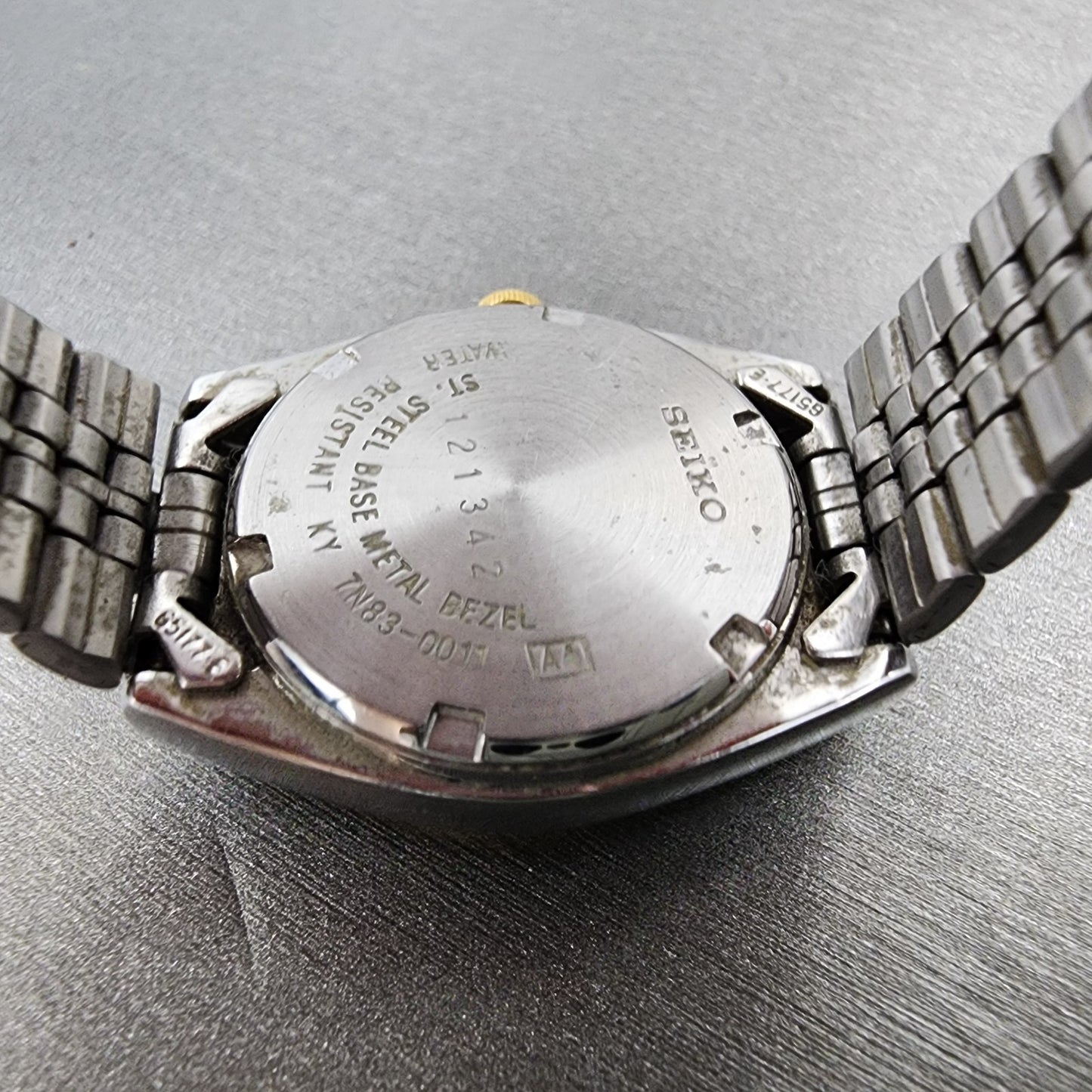 Seiko Watch Women 25mm White Dial Two Tone Daydate 7n430011 Round New Battery9