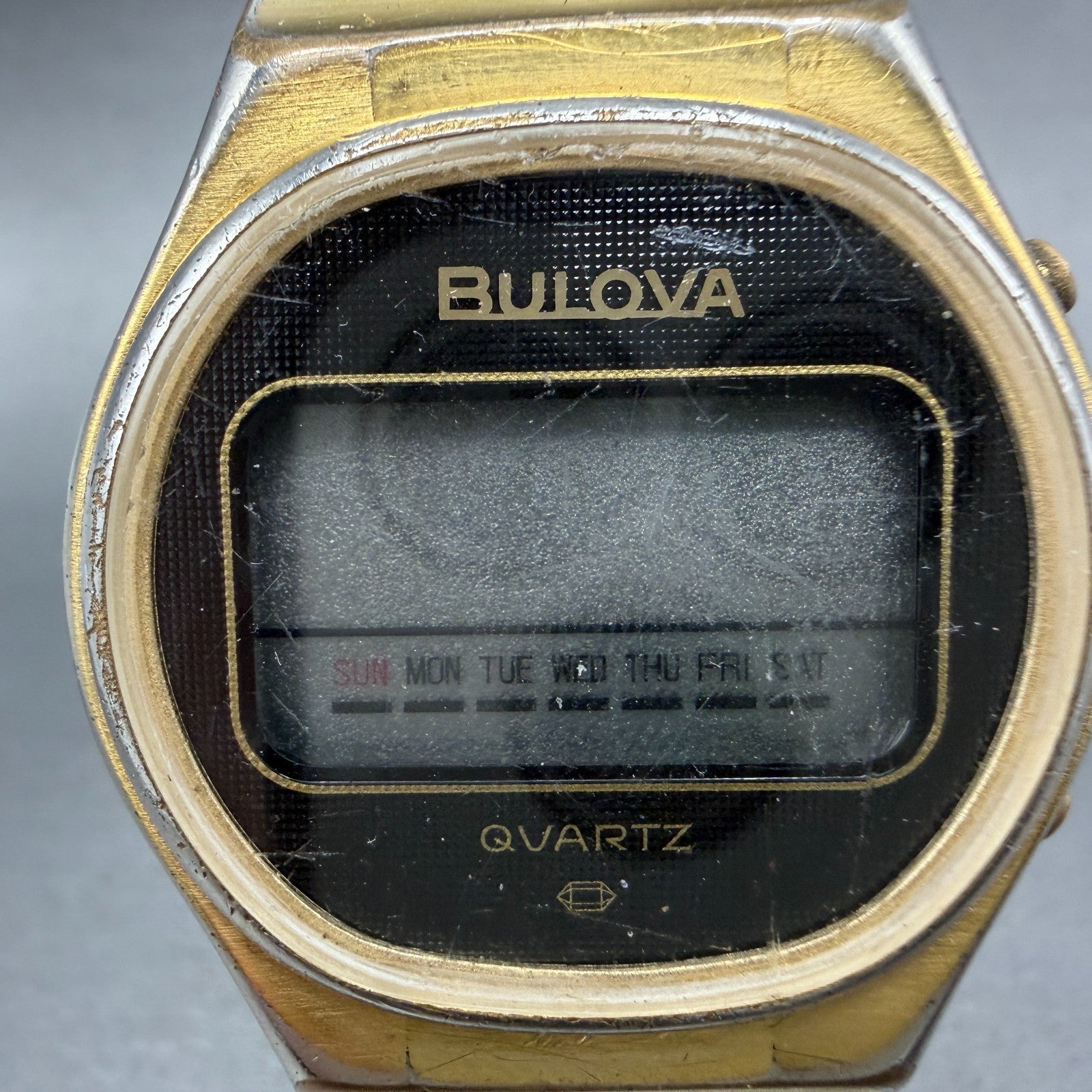 Bulova Digital Watch Men 37mm LCD Gold Tone Daydate Round Vintage N7 PARTS2
