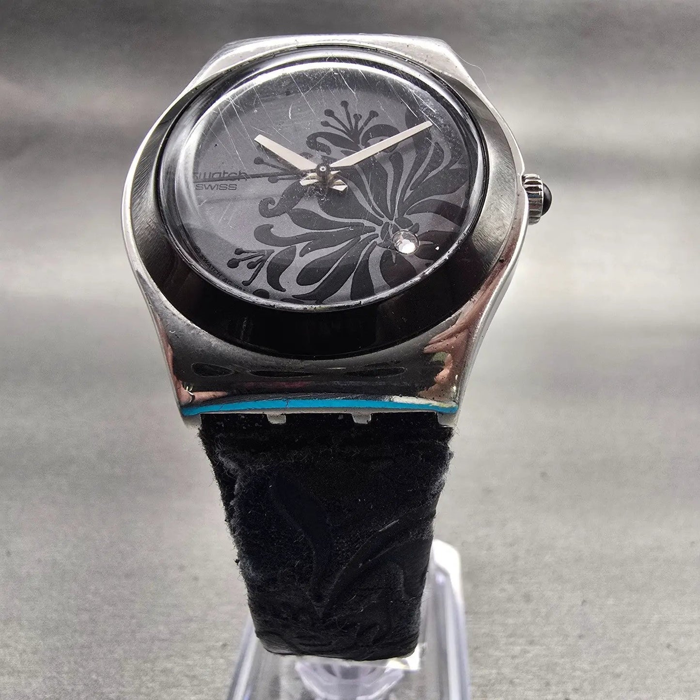 Swatch Irony BLACK FLOWER Watch Women Silver Dial Silver Tone YLS146 New Battery5