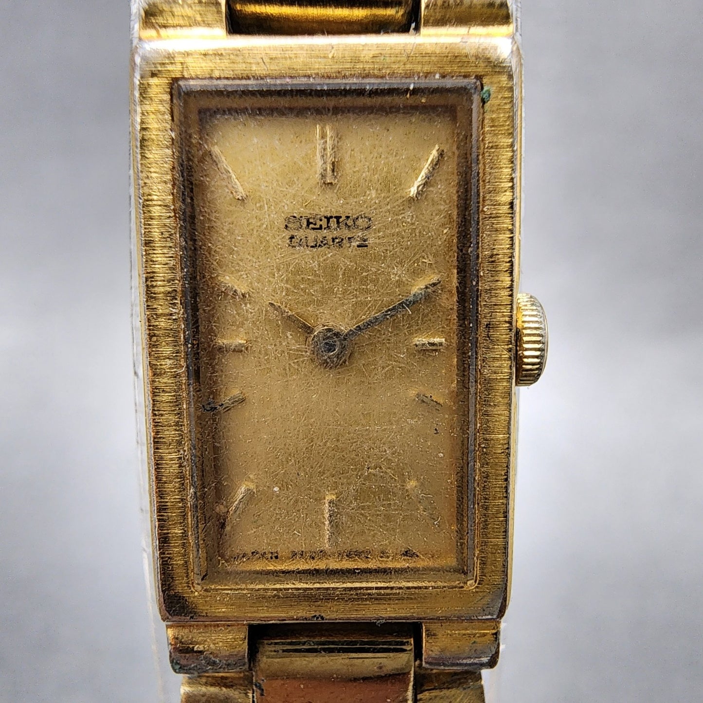 Seiko Tank Watch Women 13mm Champagne Dial Gold Tone 2e206320 New Battery1