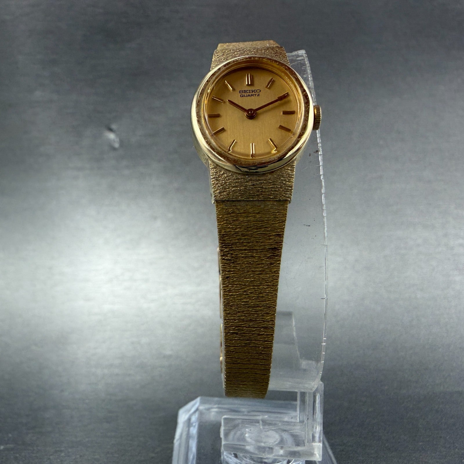 Seiko Watch Women 17mm Gold Dial Gold Tone Oval Vintage 1400-8339 New Battery5