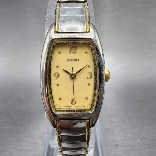 VTG Seiko Watch Women 16mm Cream Dial Silver Tone Rectangle 1N01-5B69 New Batt