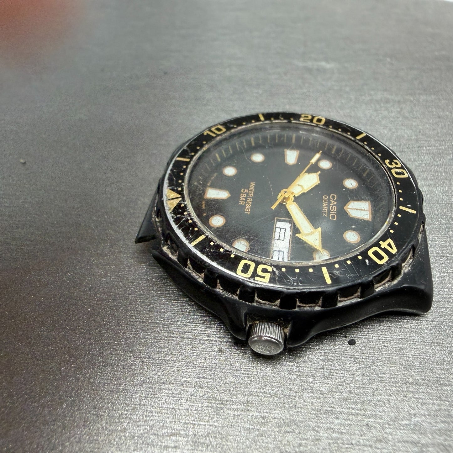 Casio Dive Watch Men 36mm Black Dial Black Tone Daydate Round MRW-81 PARTS6