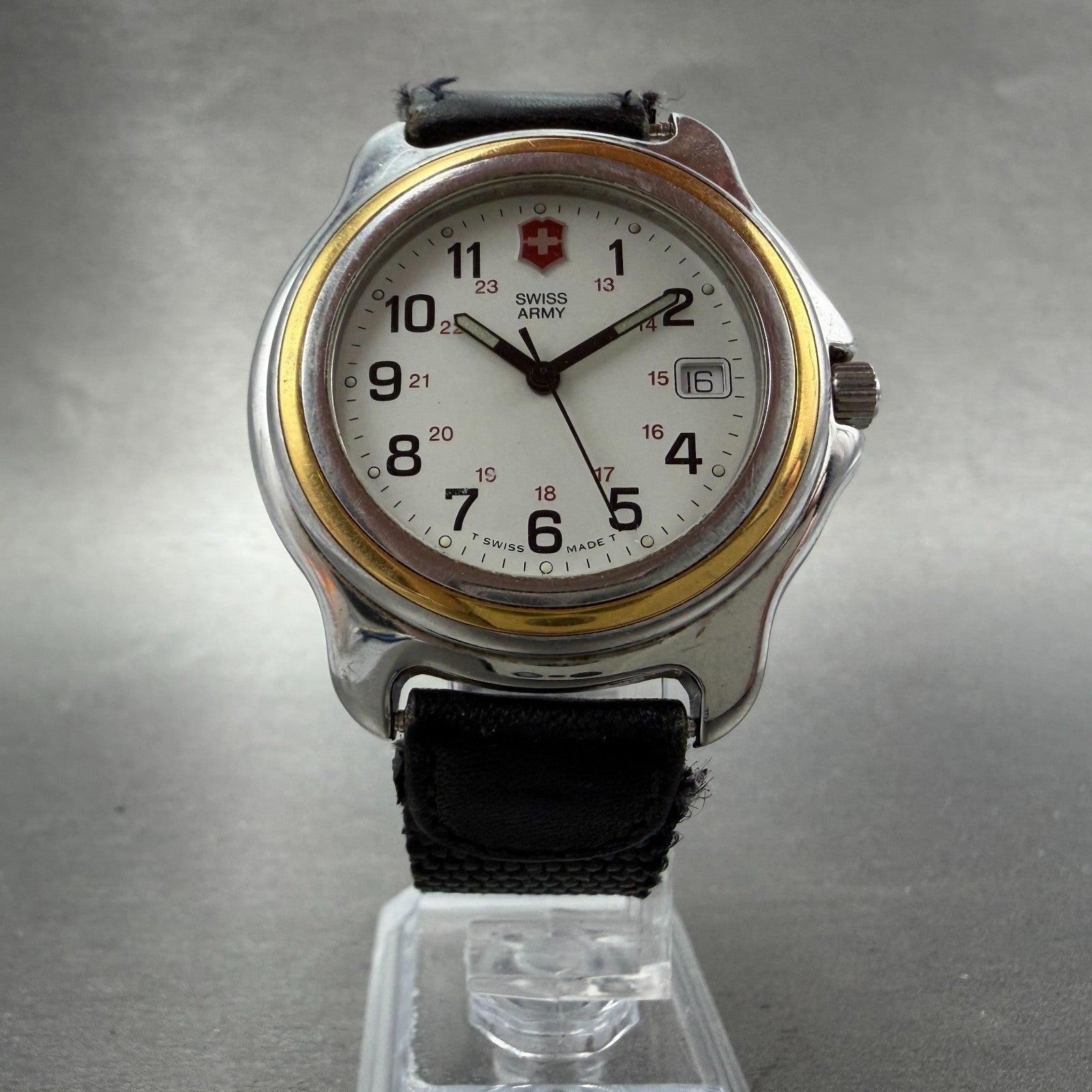 Victorinox Swiss Army Officers Watch Men 39mm White Dial Two Tone Date PARTS6