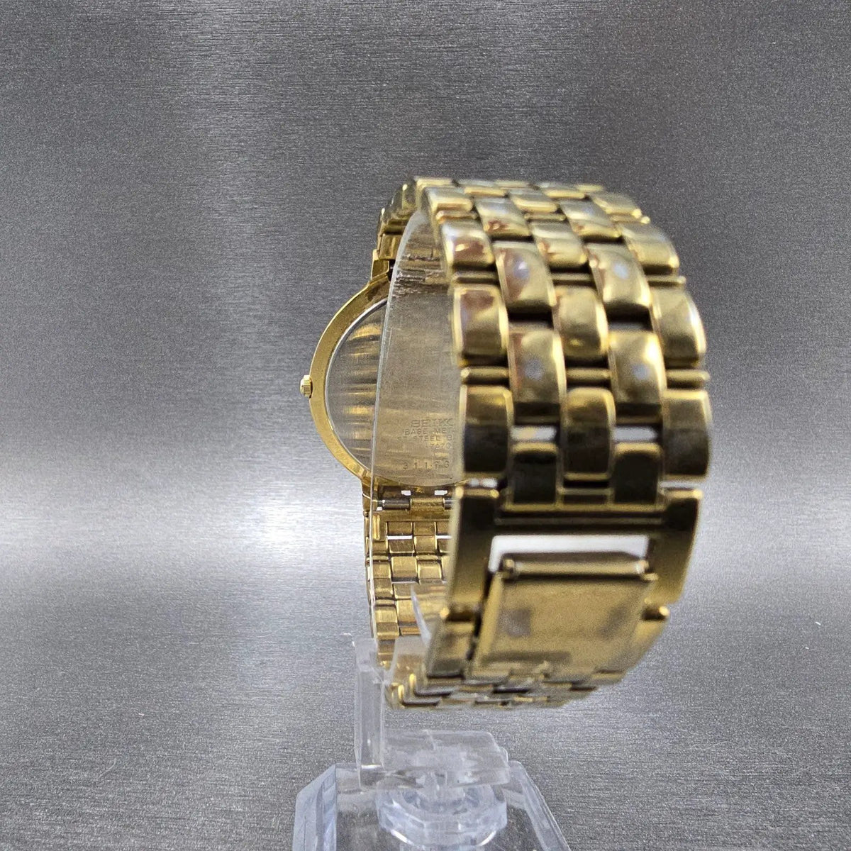 Seiko Watch Men 35mm Black Dial Gold Tone Round Bracelet VTG 7N00-7A70 PARTS8