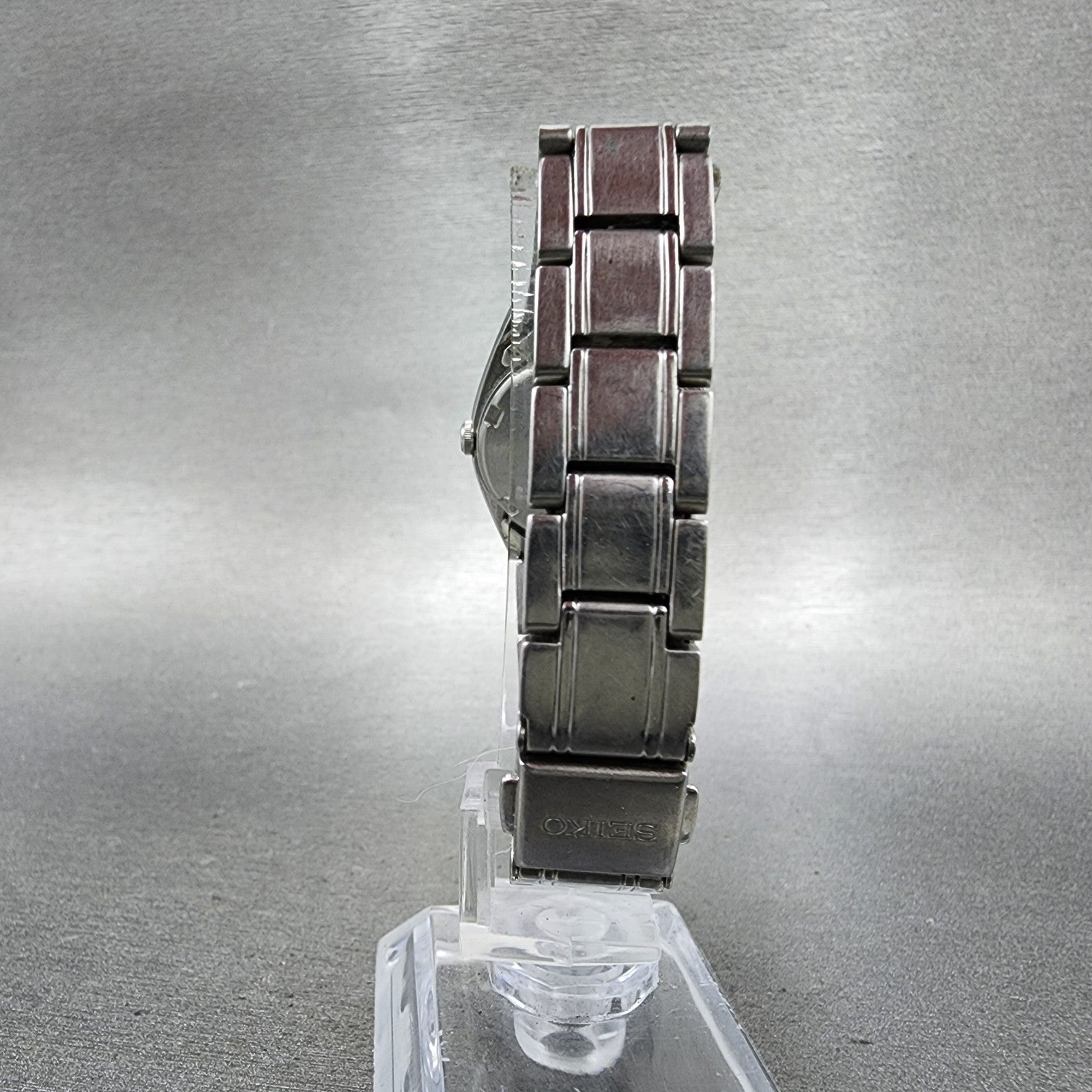 Seiko Watch Women 25mm White Dial Silver Tone Daydate 7n830011 Round NewBattery7