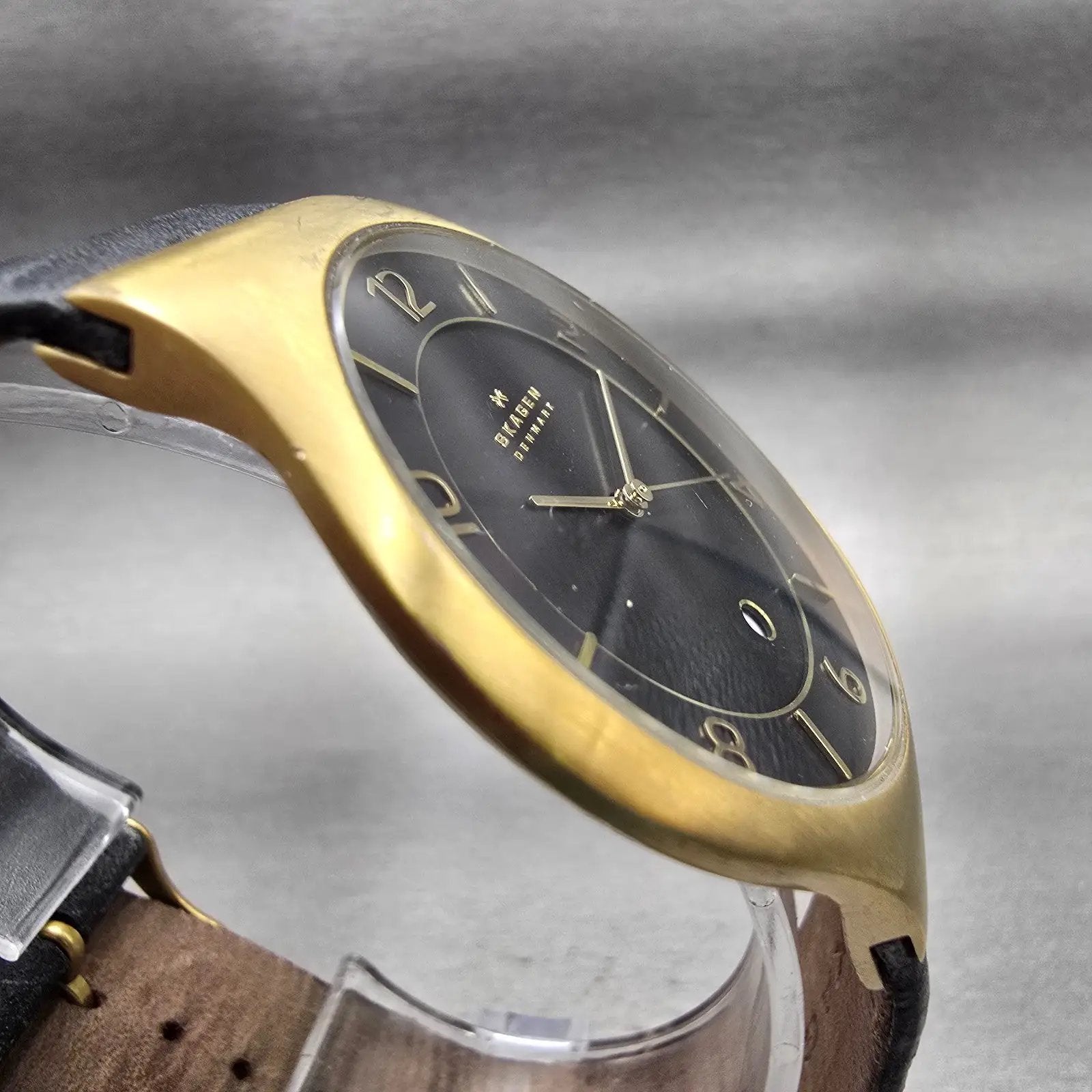 Skagen Watch Men 41mm Black Dial Gold Tone Date Round SKW6145 New Battery3