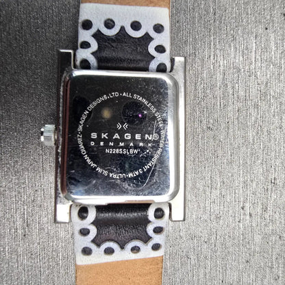 Skagen Watch Women 22mm MOP Dial Silver Tone Rectangle N228SSLBW New Battery10