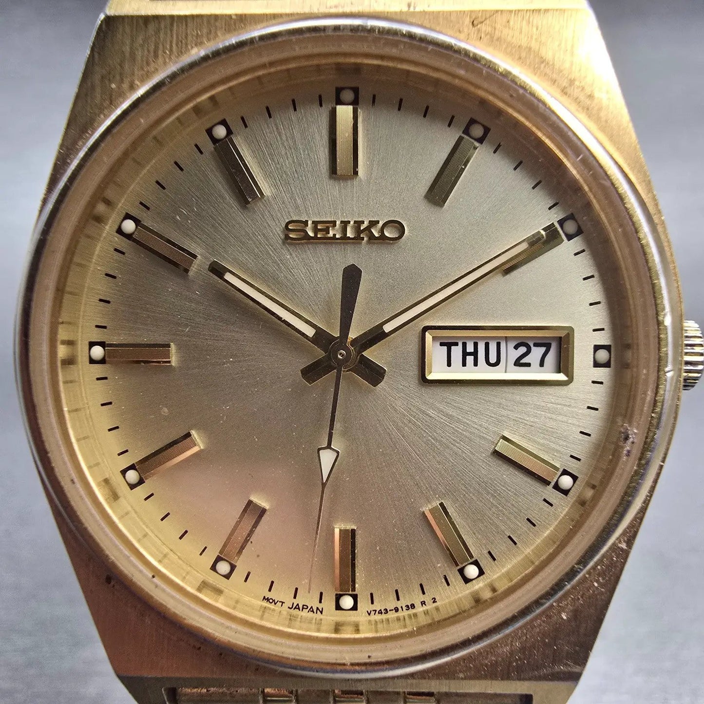 Seiko Watch Men 35mm Champagne Dial Gold Tone Daydate Round V743-9029 New Batt1